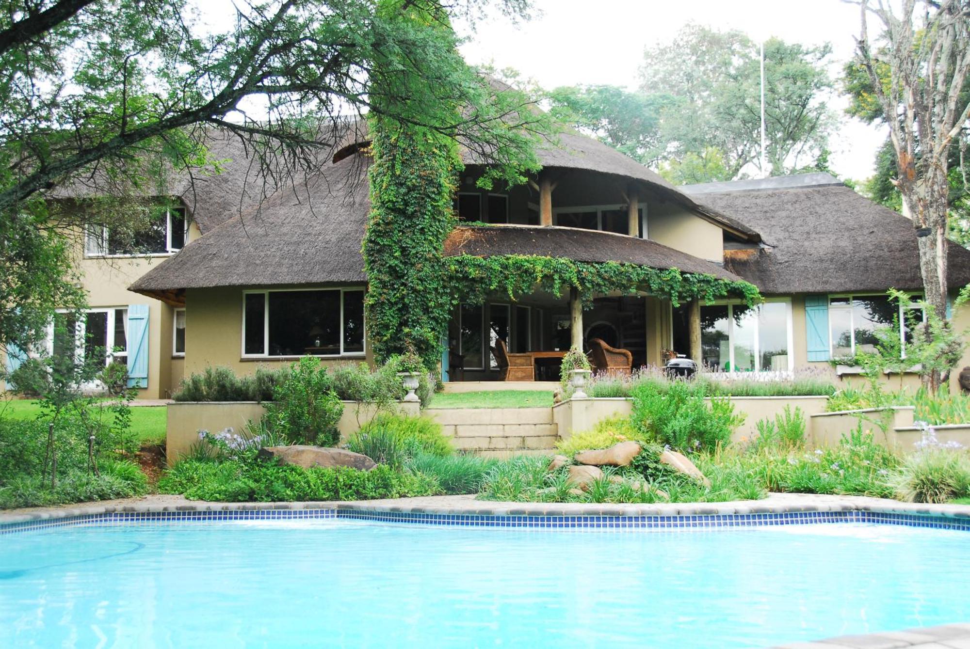 Chartwell Manor Hotel Екстериор снимка