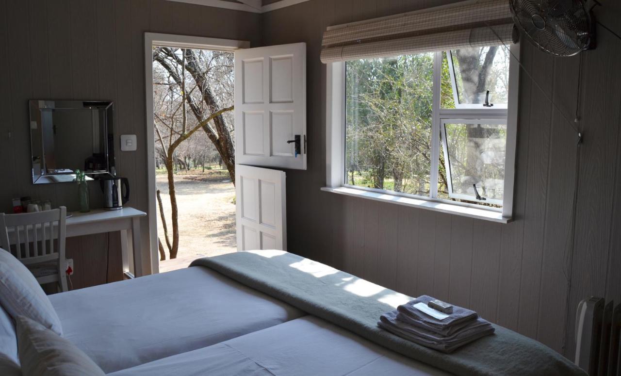 Chartwell Manor Hotel Екстериор снимка